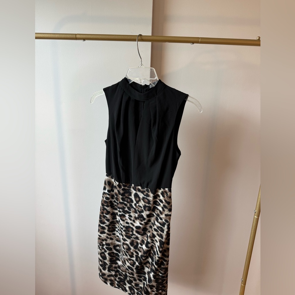Suzy Shier Black and Brown Sleeveless Sheath Dress